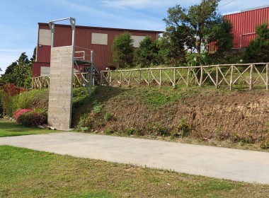 Cancha de Basket y camino a la cabana
